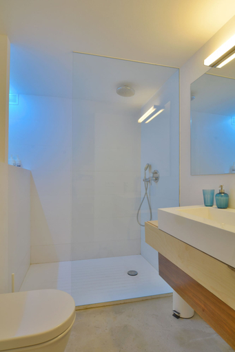Bathroom 4, Lonja Suites Apartments, Baleares