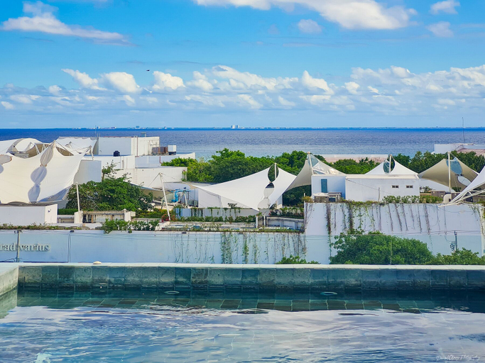 Terrace/patio 4, Kaab by the Beach. Condo with roofpool, Cozumel