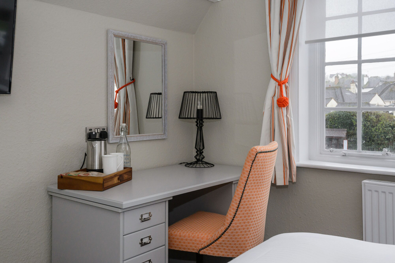 Bedroom 2, Balfour Arms, Devon