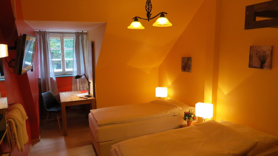 Bedroom 2, Gasthof Bären, Zofingen