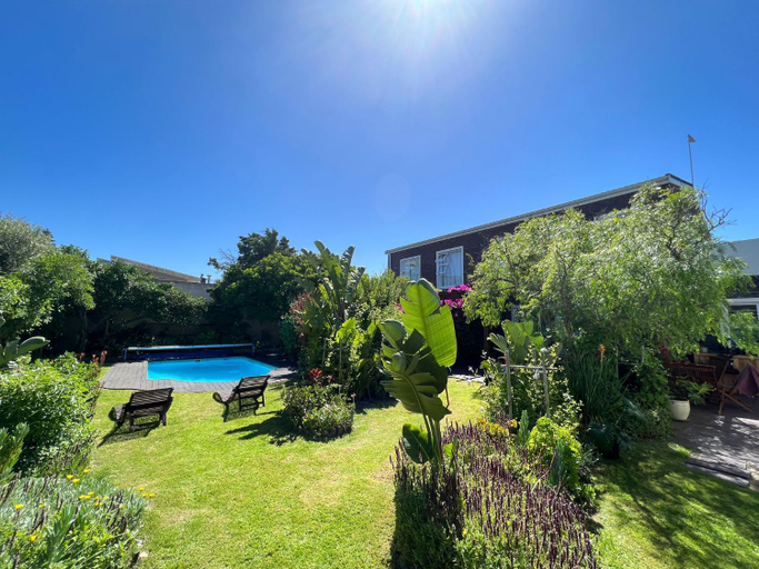 Exterior view 5, Sunset Beach Living Guesthouse, City of Cape Town