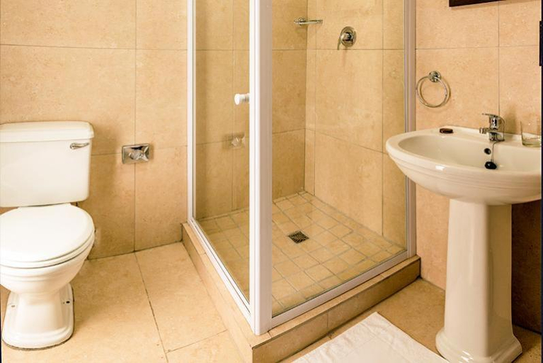 Bathroom 4, Clanwilliam Hotel, West Coast