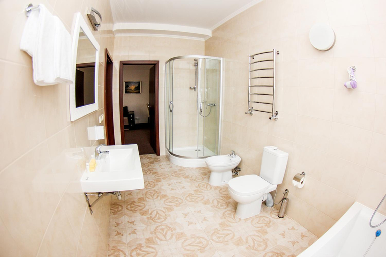 Bathroom 4, Hotel 52, Odes'ka