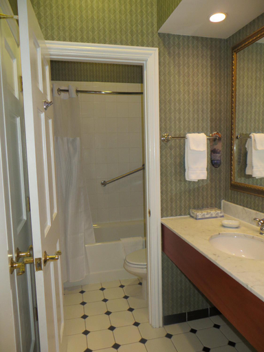 Bathroom 4, Carleton of Oak Park, Cook