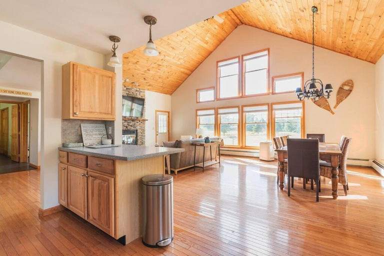 Others 4, Beautiful mountain home with gorgeous meadow views, Greene