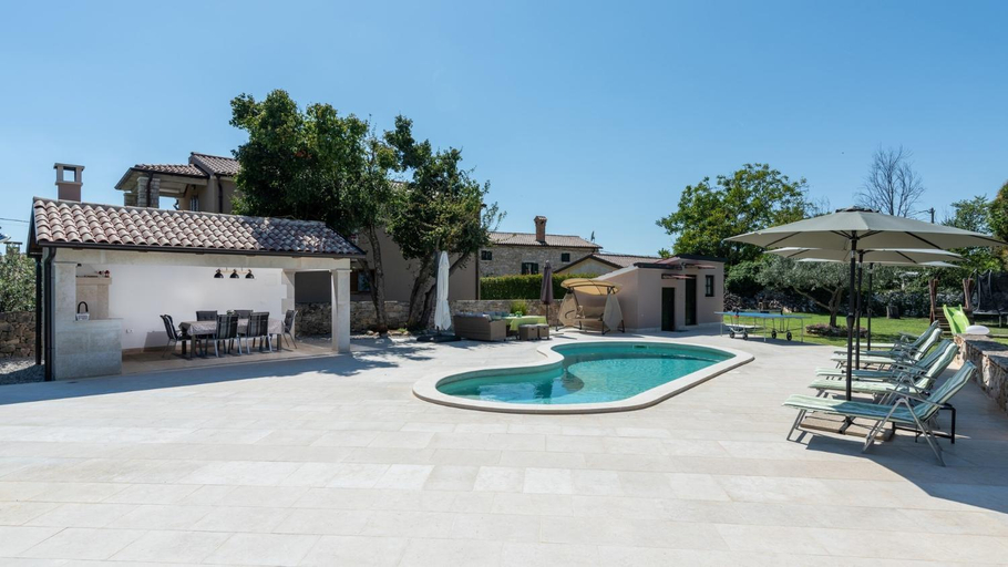 Others 4, Villa Marijanin Vrt, Tinjan