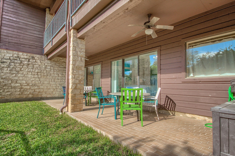 Others 4, Spritzen Haus Cw C107 3 Bedroom Condo by RedAwning, Comal