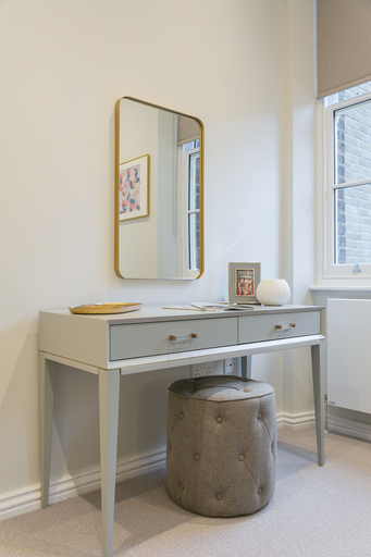 Others 5, Urban Chic - Drury, London