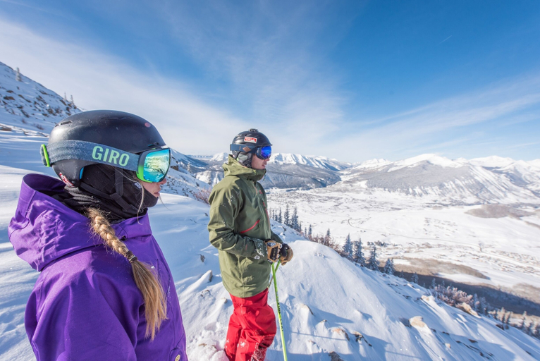 Snow and ski sports 4, Large 2 Br With Open Floorplan 2 Bedroom Condo - No Cleaning Fee! by RedAwning, Gunnison