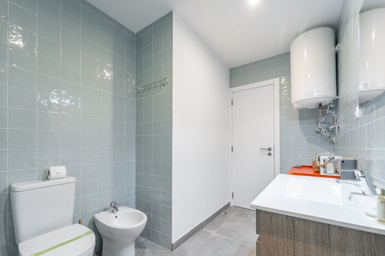 Bathroom 3, Palmeiras Apartment – 19A by HelloVacations, Albufeira
