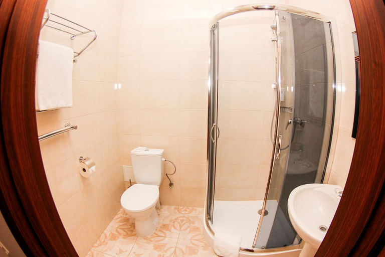 Bathroom 4, Hotel 52, Odes'ka