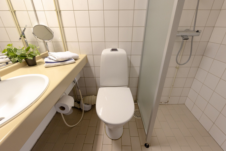 Bathroom 3, Hotelli Tarjanteen majoitushuoneet Virrat, Pirkanmaa