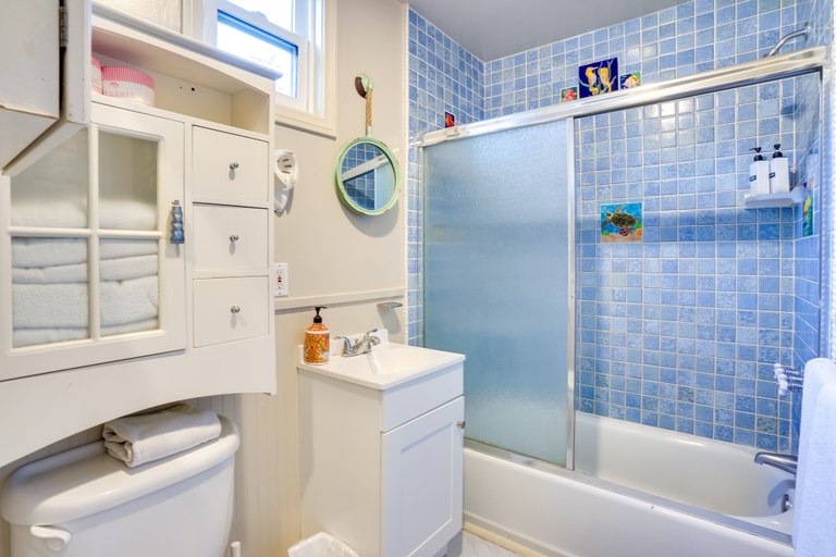 Bathroom 4, Steps to Beach & Bites: Catalina Island Retreat!, Los Angeles