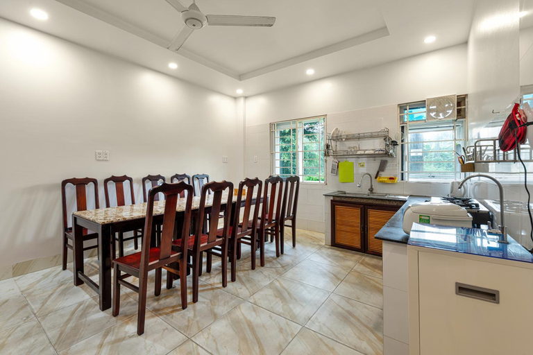 Food & Drinks 3, Victoria hostel 63 Tran Hung Dao 1 minute walking to beach, Phú Quốc