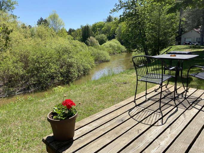 Others 5, Betsie Riverside Resort, Benzie
