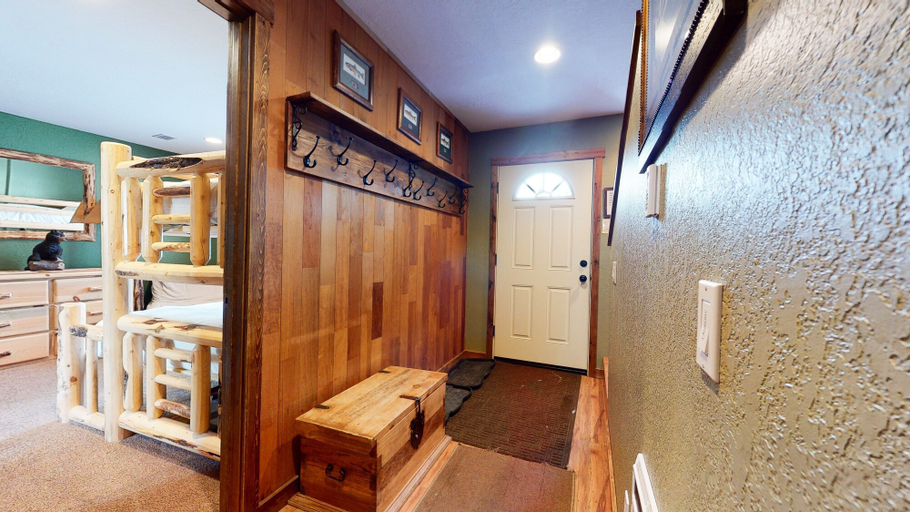 Interior 3, Forest Creek 28 Rustic Updated Condo by RedAwning, Mono