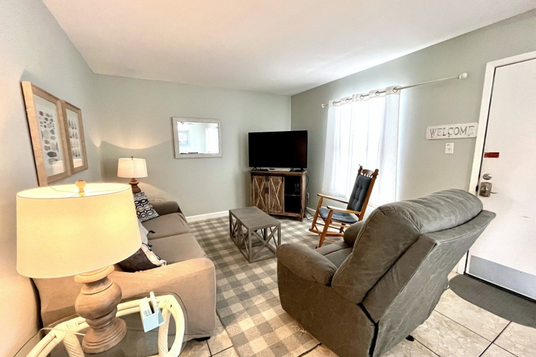 Living area 3, Ocean Reef 601 2 Bedroom Condo by RedAwning, Baldwin