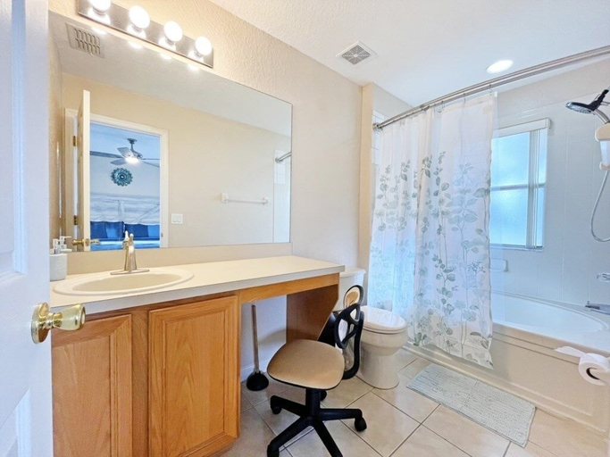 Bathroom 4, Regal Getaway 4 Bedroom Townhouse by RedAwning, Polk