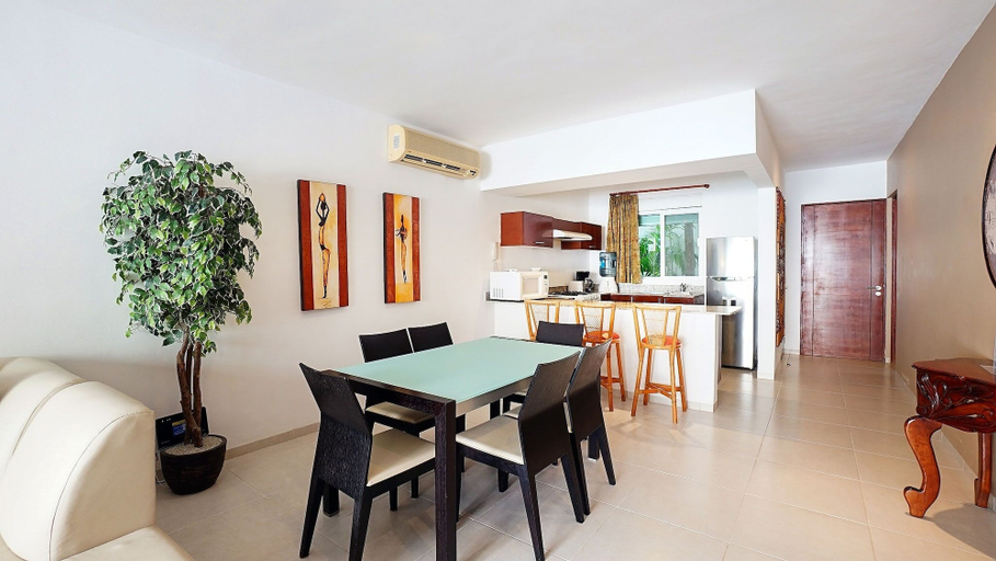 Dining 3, Meridian 107 2 Bedroom Condo by RedAwning, Cozumel