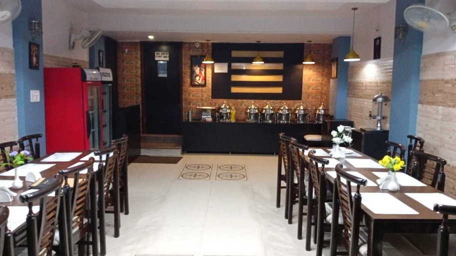 Food & Drinks 4, Green Palms Rubystone Exotic, Garhwal