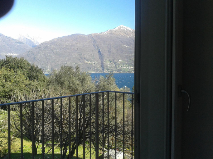 Others 4, Casa Azalea, Como