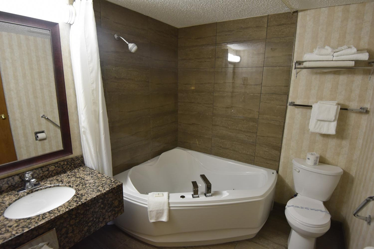 Bathroom 3, Tropical Inn - North Battleford, Division No. 16