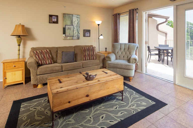 Living room 4, 5 O'clock Somewhere! Ww H302 2 Bedroom Condo by RedAwning, Comal
