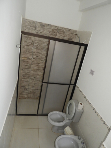 Bathroom 3, Hotel Puesta del Sol, Encarnación