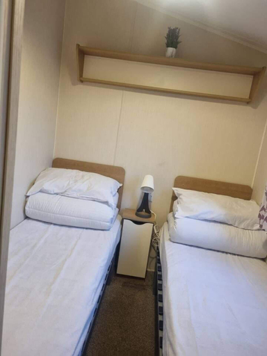Bedroom 2, Stunning 8 Berth Caravan in Poole, Poole