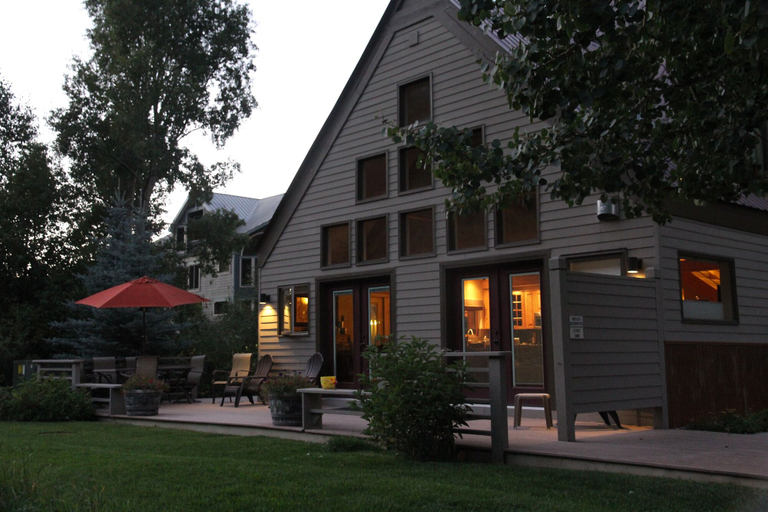Exterior 5, Huge Riverfront Deck + Walk Everywhere Viking Lodge 100a 3 Bedroom Condo by RedAwning, San Miguel