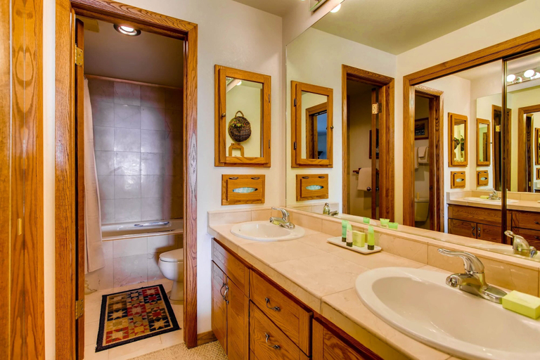 Bathroom 2, Large 2 Br With Open Floorplan 2 Bedroom Condo - No Cleaning Fee! by RedAwning, Gunnison