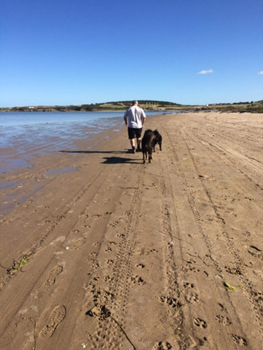 Beach 2, Captivating 2-bed Static Caravan on Private Land, Anglesey