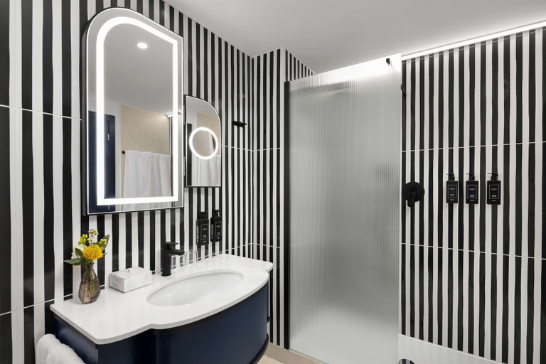 Bathroom 4, Anglo American Hotel Florence, Curio Collection by Hilton, Florence
