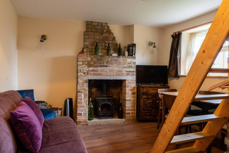 Others 5, Adorable and Cosy Tiny Cottage, East Sussex