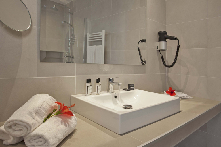 Bathroom 4, Résidence La Plage, Corse-du-Sud