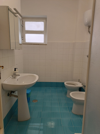 Bathroom 5, B&B Napoli Fuorigrotta, Napoli