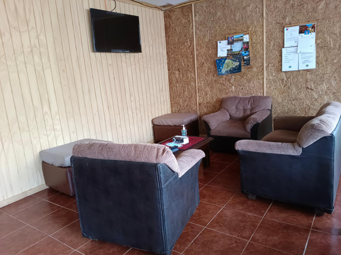 Others 2, Hostal Kaiheke, ísla de Pascua