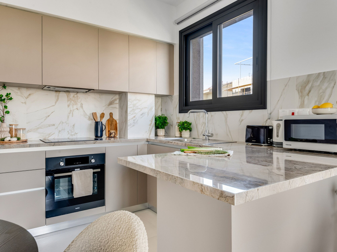 Others 4, Sanders Triple - Cozy 1-bdr Apt With Balcony