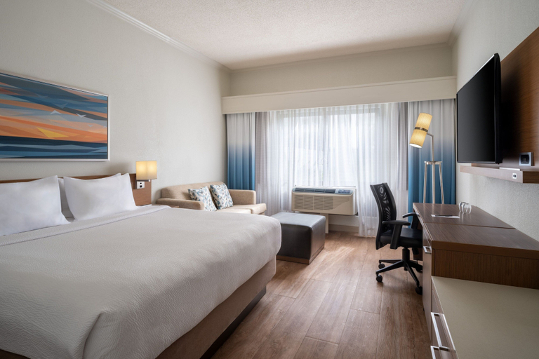 Bedroom 2, Courtyard by Marriott - Naples, Collier