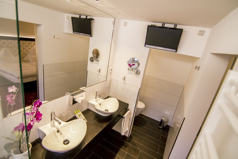 Bathroom 9