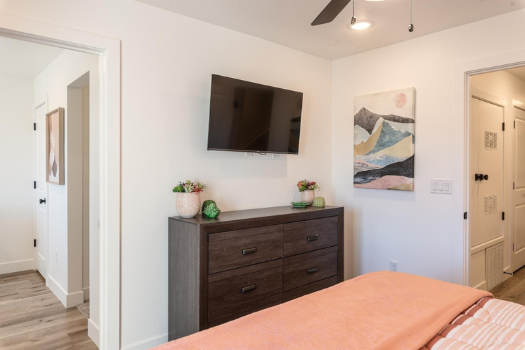 Bedroom 3, Adventure in the Desert #72 by RedAwning, Washington
