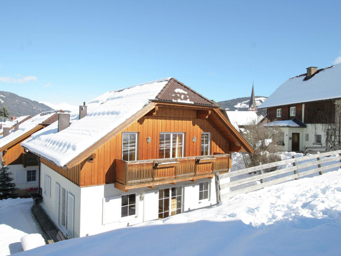 Chalet in St. Margarethen with sauna near ski area, Tamsweg