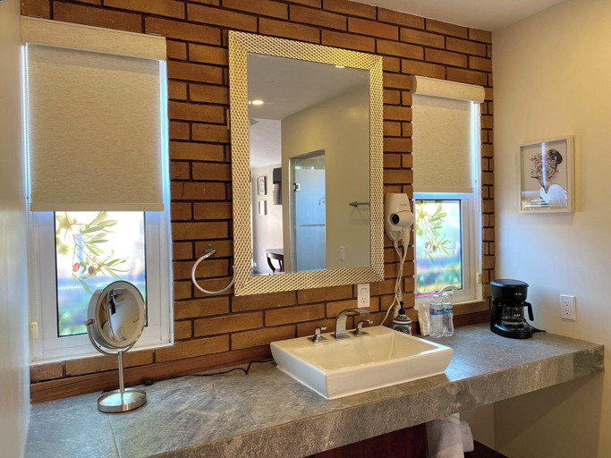 Bathroom 9