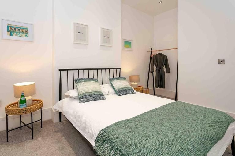 Bedroom 4, Beautiful 2-bed Apartment in Central Harrogate, North Yorkshire