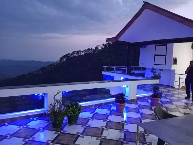 Sport & Beauty 5, Green Palms Rubystone Exotic, Garhwal