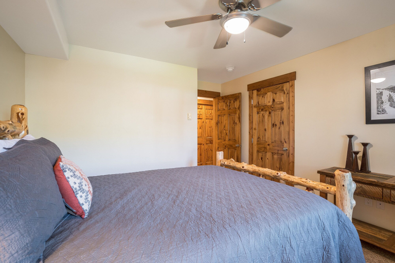 Room 3, The Pines 202 2 Bedroom Condo by RedAwning, Routt