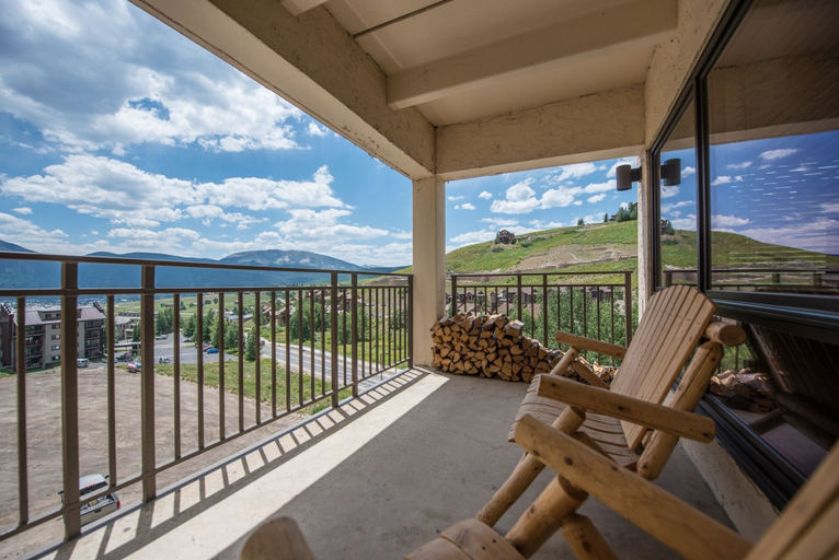 Property grounds 3, Lovely Modern Plaza Condo - No Cleaning Fee! by RedAwning, Gunnison