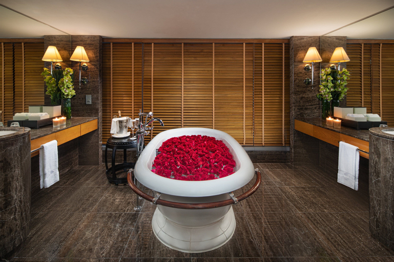 Bathroom 7