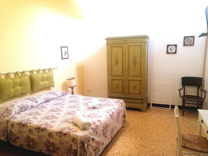 Bedroom 5, Casa di Osio, Siena