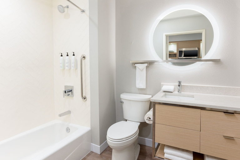 Bathroom 4, TownePlace Suites by Marriott Pleasanton, Alameda